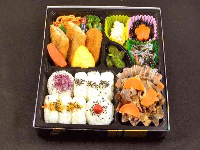 焼肉弁当 緑茶ペットボトル（500ml）付き