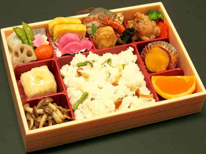 さとやま弁当（炊き込みご飯、和風幕の内）