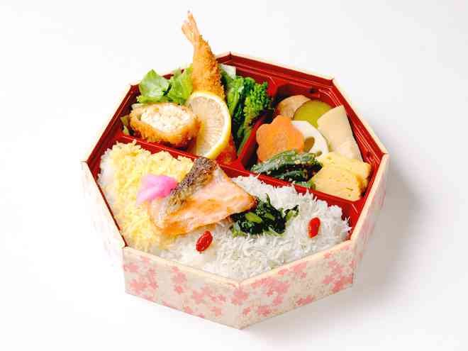 八角弁当　