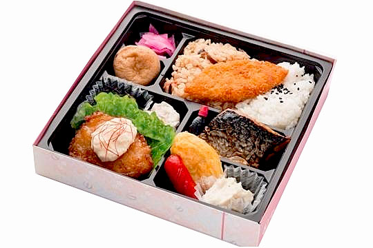 ノルウェー産鯖塩焼と柔らかチキン南蛮弁当 　200ｍｌパック茶付