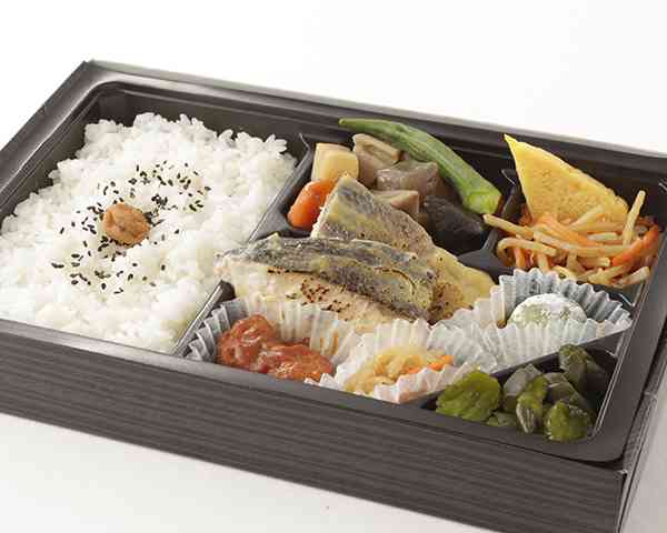 鮭（さけ）西京焼きと季節の煮物弁当
