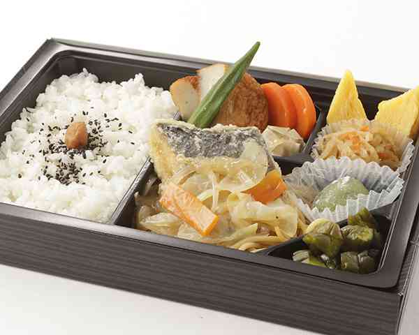 鰆（さわら）竜田揚げ弁当(野菜あんかけ)