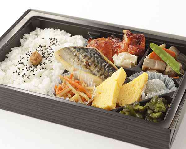 鯖（さば）酒漬けと鶏照り幕の内弁当