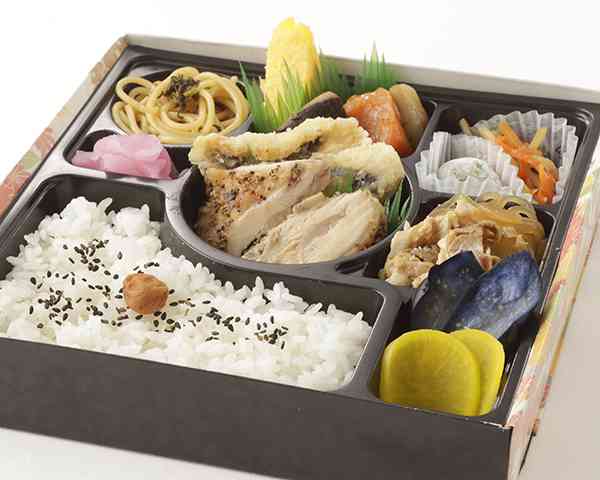 鰆(さわら)竜田揚げと鶏胡椒焼き御膳弁当