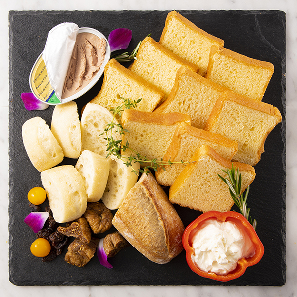クリームチーズとフォアグラパテの天然酵母パン添え 【要3日前予約】（M）（※Lサイズ有り）