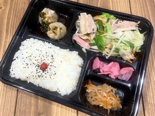 肉野菜炒め折衷弁当