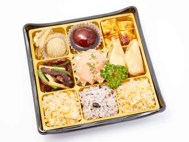 彩り9マス中華弁当（3）エビマヨ／青椒肉絲／麻婆豆腐