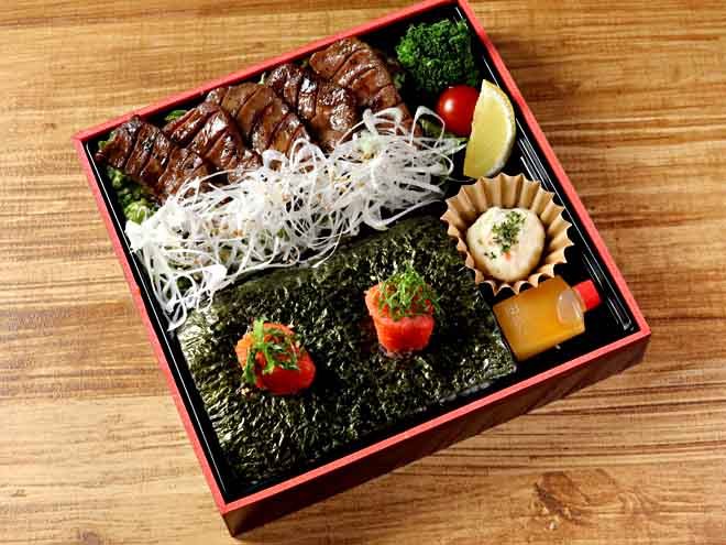 博多明太 ねぎ塩牛たん海苔弁当