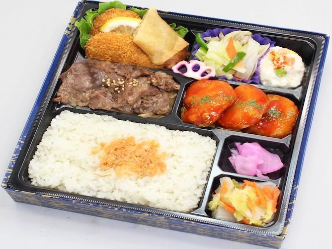 No123和牛焼肉とエビチリ弁当＋お茶小缶