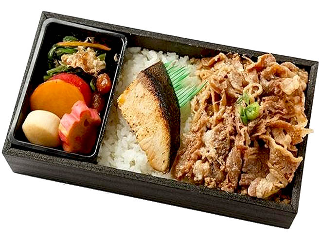 牛すき煮と選べる魚料理のお重　500ｍｌペット茶付